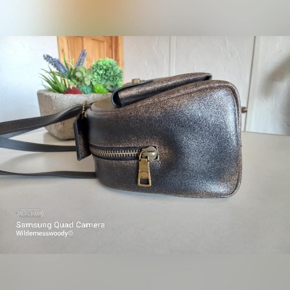 The Coach Originals, Coach Twin Turnlock 2025, Rub-Off Glovetanned Leather Bag - Picture 11 of 16